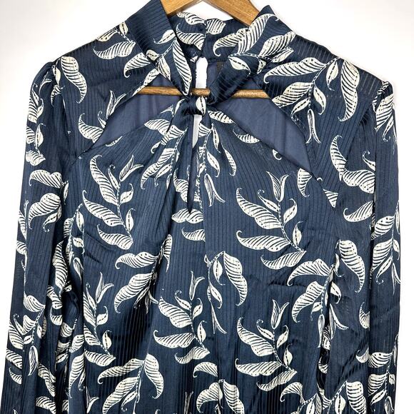 Lane Bryant Twist Mock Neck Blue Leaf Cutout Layered Blouse Plus Size 16 - Picture 3 of 10